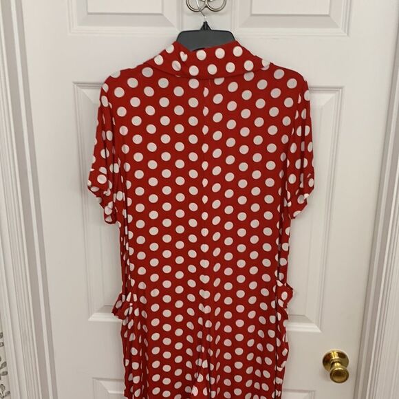 Eien Size Medium 100% Rayon red & white polkadot jumpsuit with side slits. - Picture 6 of 15